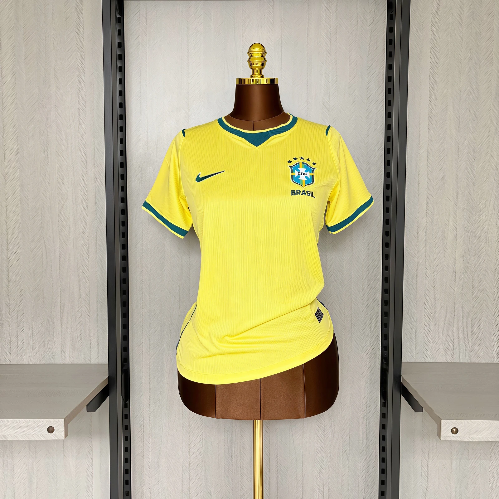 Camisa Brasil 2026 Amarela - Versão Feminina